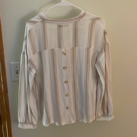 Leela and lavender boutique linen blouse - Picture 4 of 6